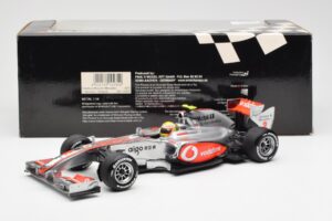 Vodafone McLaren Mercedes MP4-25 #3 L. Hamilton F1 Showcar 2010 Minichamps 1:18 530101872 Metaal — afbeelding 6 van 6