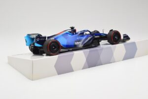Williams FW44 Mercedes #23 A. Albon Bahrain GP 2022 Case Edition Minichamps 1:18 147220123 Hars — afbeelding 3 van 7