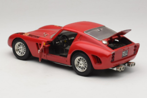 Ferrari 250 GTO Rood Bburago 1:18 B003 Metaal — afbeelding 5 van 8