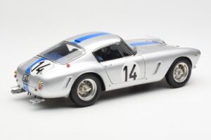Ferrari 250 GT SWB #14 P. Noblet / J. Guichet Team Noblet 3rd Place 24 Hours of Le Mans 1961 CMC 1:18 M-079 Metaal — afbeelding 2 van 6
