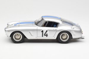 Ferrari 250 GT SWB #14 P. Noblet / J. Guichet Team Noblet 3rd Place 24 Hours of Le Mans 1961 CMC 1:18 M-079 Metaal — afbeelding 3 van 6