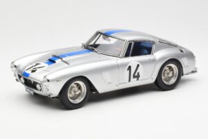 Ferrari 250 GT SWB #14 P. Noblet / J. Guichet Team Noblet 3rd Place 24 Hours of Le Mans 1961 CMC 1:18 M-079 Metaal