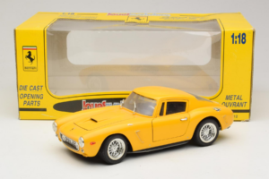 Ferrari 250 GT Berlinetta Geel Jouef Evolution 1:18 301200 Metaal — afbeelding 8 van 8