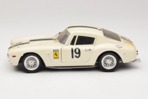 Ferrari 250 GT SWB Berlinette #19 Tour de France Automobile 1961 Eagles Race 1:18 6500 Metaal — afbeelding 4 van 8