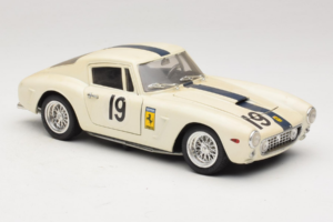 Ferrari 250 GT SWB Berlinette #19 Tour de France Automobile 1961 Eagles Race 1:18 6500 Metaal — afbeelding 6 van 8