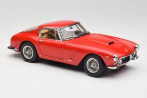Ferrari 250 GT SWB Rood CMC 1:18 M-046 Metaal — afbeelding 4 van 6