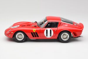 Ferrari 250 GTO #11 J. Surtees / M. Parkes Paris 1000km 1962 CMC 1:18 M-249 Metaal — afbeelding 3 van 6
