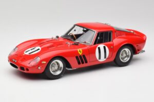 Ferrari 250 GTO #11 J. Surtees / M. Parkes Paris 1000km 1962 CMC 1:18 M-249 Metaal