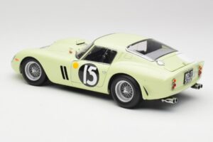 Ferrari 250 GTO #15 S. Moss / I. Ireland Goodwood Tourist Trophy Winner 1962 Kyosho 1:18 08438C Metaal — afbeelding 7 van 8