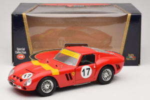 Ferrari 250 GTO #17 Bburago Sammlerborse Rood Bburago 1:18 3007-P1 Metaal — afbeelding 8 van 8
