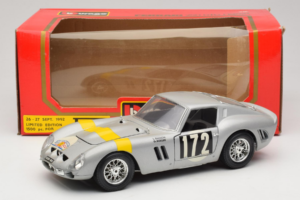 Ferrari 250 GTO #172 L. Bianchi / G. Berger Tour de France 1962 Zilver Gelimiteerde Editie Bburago 1:18 3011-S1 Metaal — afbeelding 8 van 8