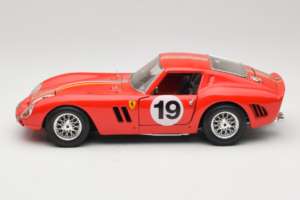 Ferrari 250 GTO #19 Rood Strepen 1962 Bburago 1:18 3011-P3 Metaal — afbeelding 4 van 8
