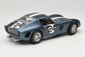 Ferrari 250 GTO #24 Blauw Witte Streep 1962 Bburago 1:18 3011-B2 Metaal — afbeelding 3 van 8