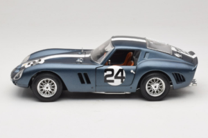 Ferrari 250 GTO #24 Blauw Witte Streep 1962 Bburago 1:18 3011-B2 Metaal — afbeelding 4 van 8
