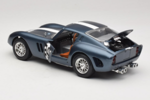 Ferrari 250 GTO #24 Blauw Witte Streep 1962 Bburago 1:18 3011-B2 Metaal — afbeelding 5 van 8