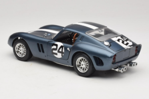 Ferrari 250 GTO #24 Blauw Witte Streep 1962 Bburago 1:18 3011-B2 Metaal — afbeelding 7 van 8