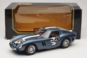 Ferrari 250 GTO #24 Blauw Witte Streep 1962 Bburago 1:18 3011-B2 Metaal — afbeelding 8 van 8
