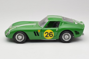Ferrari 250 GTO #26 Groen Witte Strepen 1962 Bburago 1:18 3011-G3 Metaal — afbeelding 4 van 8