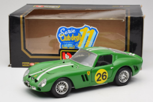 Ferrari 250 GTO #26 Groen Witte Strepen 1962 Bburago 1:18 3011-G3 Metaal — afbeelding 8 van 8