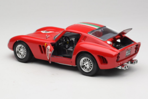 Ferrari 250 GTO #96 Rood 1962 Bburago 1:18 3011-N1 Metaal — afbeelding 5 van 8