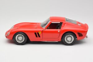 Ferrari 250 GTO Rood Bburago 1:18 3011 Metaal — afbeelding 4 van 8