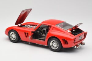 Ferrari 250 GTO Rood Bburago 1:18 3011 Metaal — afbeelding 5 van 8