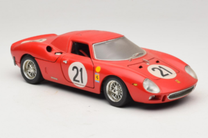 Ferrari 250 LM #21 M. Gregory / J. Rindt 24 Hours of Le Mans 1965 Bburago 1:18 3033-P2 Metaal — afbeelding 6 van 8