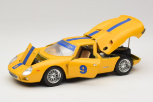 Ferrari 250 LM #9 Geel 1965 Bburago 1:18 3033-Y1 Metaal — afbeelding 2 van 8