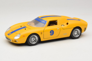 Ferrari 250 LM #9 Geel 1965 Bburago 1:18 3033-Y1 Metaal