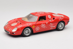 Ferrari 250 LM Rood Wit Essen Autographs Gelimiteerde Editie Bburago 1:18 3033-P4 Metaal