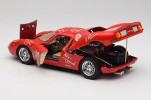 Ferrari 250 LM Rood Wit Essen Autographs Gelimiteerde Editie Bburago 1:18 3033-P4 Metaal — afbeelding 5 van 8