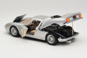 Ferrari 250 LM Zilver Bburago 1:18 3033-S1 Metaal — afbeelding 5 van 8