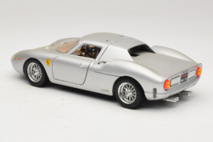 Ferrari 250 LM Zilver Bburago 1:18 3033-S1 Metaal — afbeelding 7 van 8