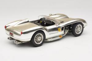 Ferrari 250 Testa Rossa Chrome Zilver Bburago 1:18 3007-C1 Metaal — afbeelding 3 van 8