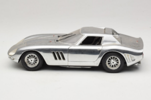 Ferrari 275 GTB Chrome Zilver Guiloy 1:18 B004 Metaal — afbeelding 4 van 8