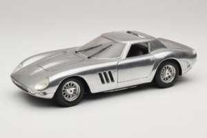 Ferrari 275 GTB Chrome Zilver Guiloy 1:18 B004 Metaal