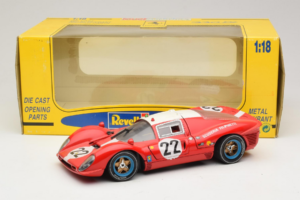 Ferrari 330 P4 #22 Scuderia Filipinetti Poor Condition 1967 Revell 1:18 48825-P1 Metaal — afbeelding 8 van 8