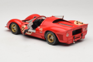 Ferrari 330 P4 #23 L. Bandini / C. Amon 24 Hours of Daytona Winner 1967 Revell 1:18 48833 Metaal — afbeelding 5 van 8