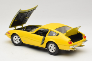 Ferrari 365 GTB/4 Daytona Geel Techno Giodi 1:18 40011-Y1 Metaal — afbeelding 4 van 7