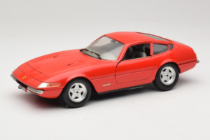 Ferrari 365 GTB/4 Daytona Rood Techno Giodi 1:18 40011-P2 Metaal