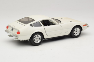 Ferrari 365 GTB/4 Daytona Berlina Wit Techno Giodi 1:18 74007 Metaal — afbeelding 3 van 8