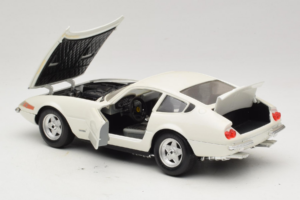 Ferrari 365 GTB/4 Daytona Berlina Wit Techno Giodi 1:18 74007 Metaal — afbeelding 5 van 8