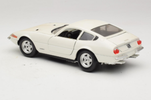 Ferrari 365 GTB/4 Daytona Berlina Wit Techno Giodi 1:18 74007 Metaal — afbeelding 7 van 8