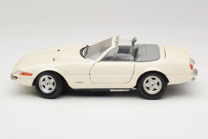 Ferrari 365 GTS/4 Spider Wit Techno Giodi 1:18 40028 Metaal — afbeelding 4 van 8