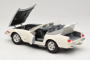Ferrari 365 GTS/4 Spider Wit Techno Giodi 1:18 40028 Metaal — afbeelding 5 van 8