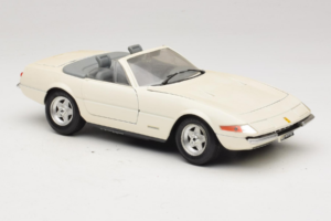 Ferrari 365 GTS/4 Spider Wit Techno Giodi 1:18 40028 Metaal — afbeelding 6 van 8