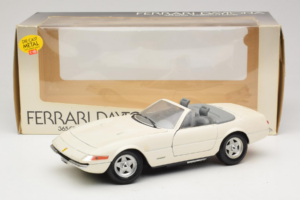 Ferrari 365 GTS/4 Spider Wit Techno Giodi 1:18 40028 Metaal — afbeelding 8 van 8