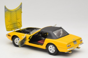 Ferrari 365 GTS Geel Met Zwart Dak Solido 1:18 8018 Metaal — afbeelding 5 van 8