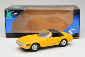 Ferrari 365 GTS Geel Met Zwart Dak Solido 1:18 8018 Metaal — afbeelding 8 van 8