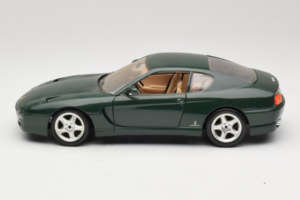 Ferrari 456 GT Donkergroen Bburago 1:18 3046-GR1 Metaal — afbeelding 4 van 8